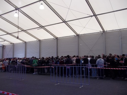 The queue for the general admission ticket holders on the Friday morning.